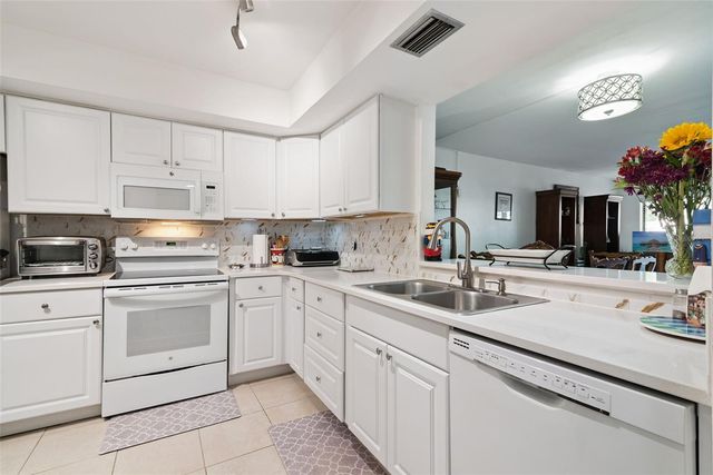 530 CRANES WAY 107, Altamonte Springs, FL 32701