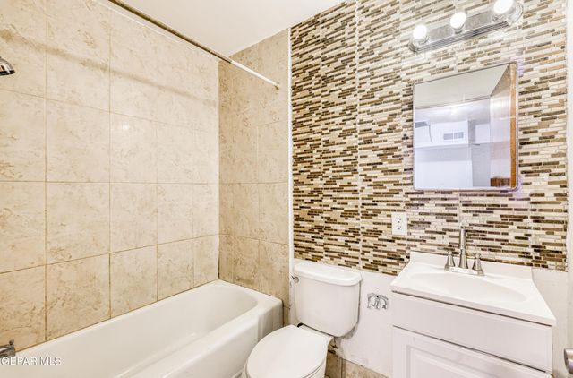 1037 N CLARK Drive, El Paso, TX 79905
