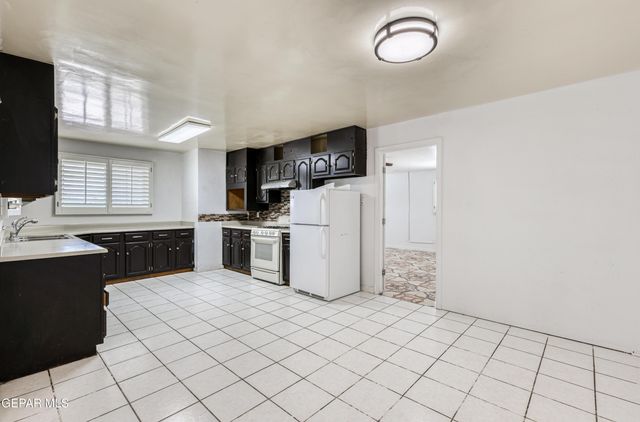 1037 N CLARK Drive, El Paso, TX 79905