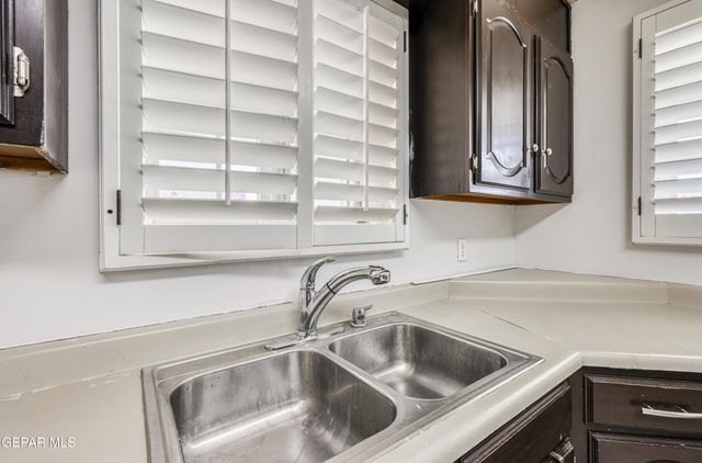 1037 N CLARK Drive, El Paso, TX 79905