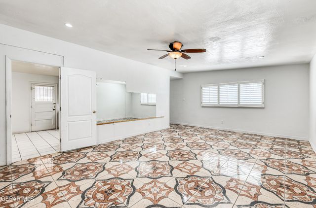 1037 N CLARK Drive, El Paso, TX 79905