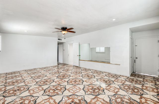 1037 N CLARK Drive, El Paso, TX 79905