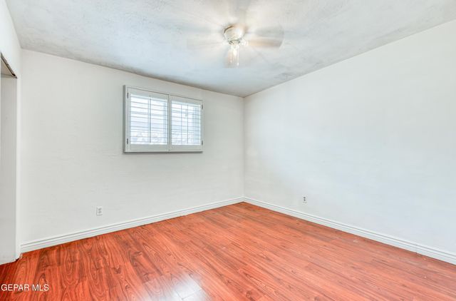 1037 N CLARK Drive, El Paso, TX 79905