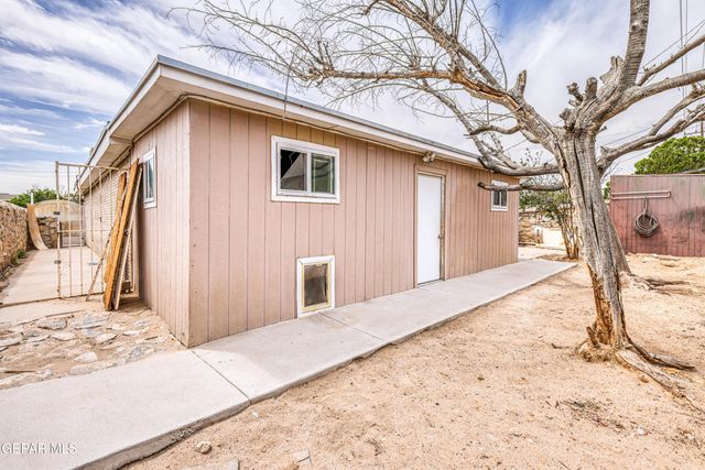 1037 N CLARK Drive, El Paso, TX 79905