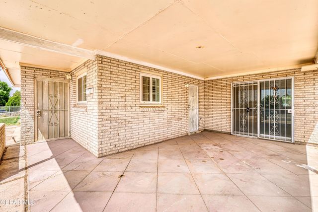1037 N CLARK Drive, El Paso, TX 79905