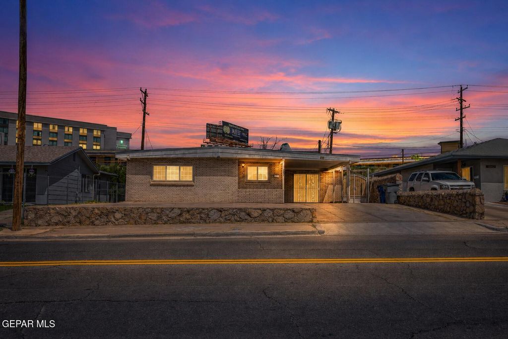 1037 N CLARK Drive, El Paso, TX 79905
