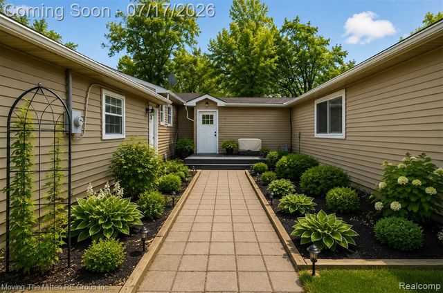 48188 Harris Road, Belleville, MI 48111