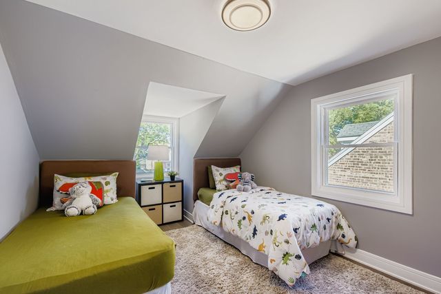 8841 S Utica Street, Evergreen Park, IL 60805