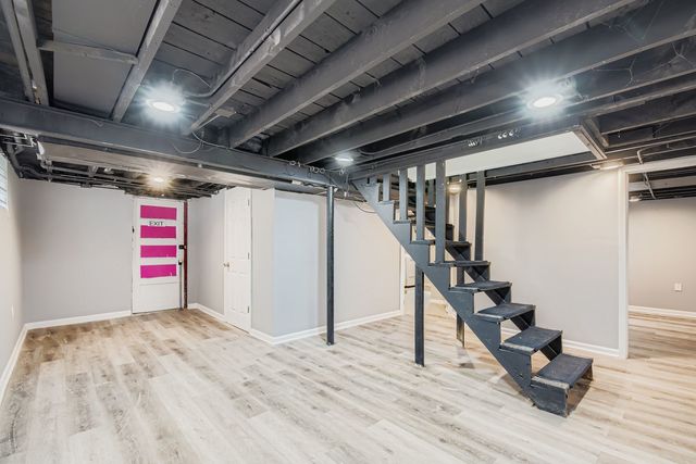 8841 S Utica Street, Evergreen Park, IL 60805