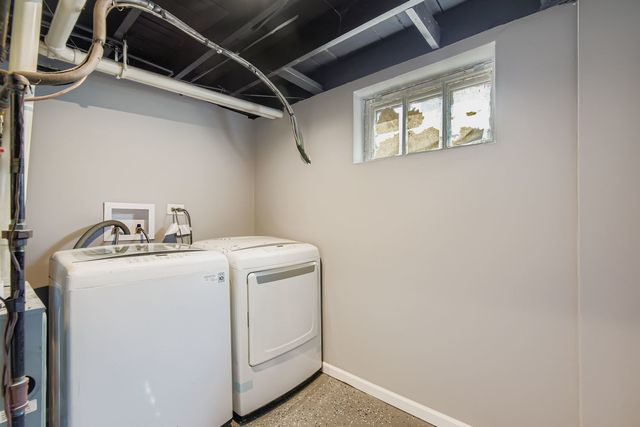 8841 S Utica Street, Evergreen Park, IL 60805