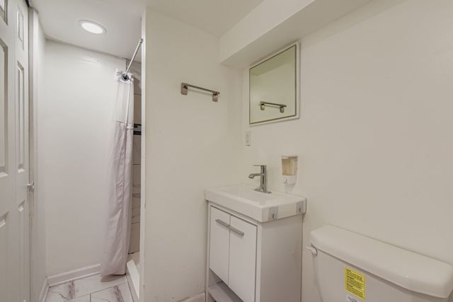 8841 S Utica Street, Evergreen Park, IL 60805