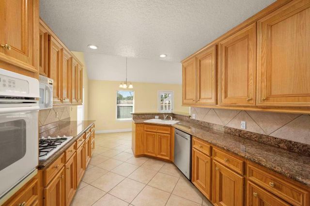 3212 Glastonbury Drive, Pearland, TX 77581