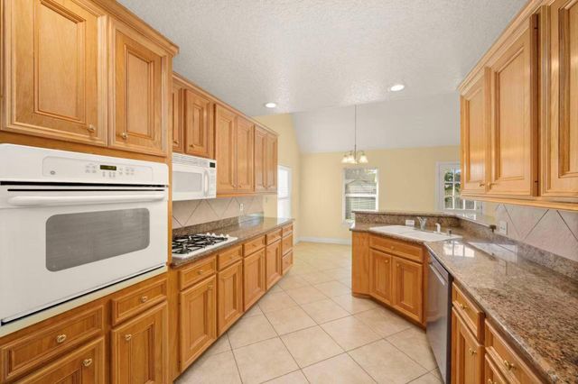 3212 Glastonbury Drive, Pearland, TX 77581