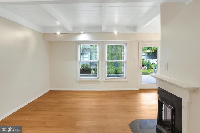 11172 GLADE DR, Reston, VA 20191