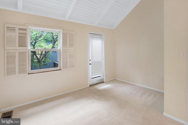 11172 GLADE DR, Reston, VA 20191