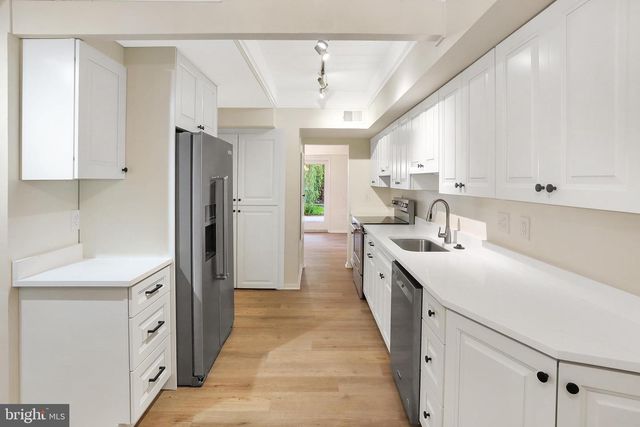 11172 GLADE DR, Reston, VA 20191