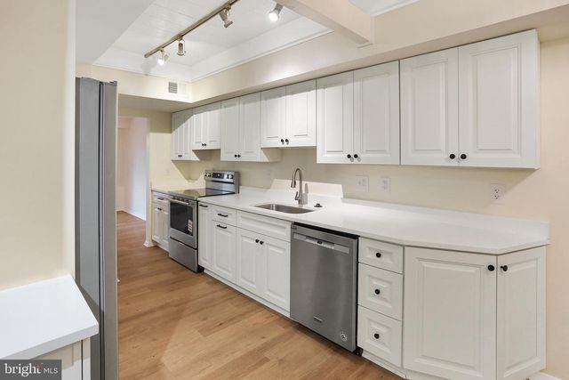11172 GLADE DR, Reston, VA 20191
