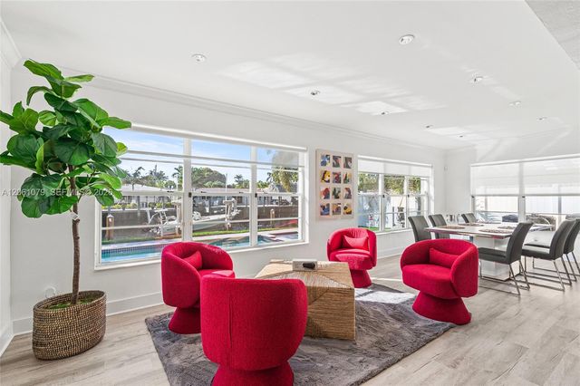2207 NE 16th Avenue, Wilton Manors, FL 33305