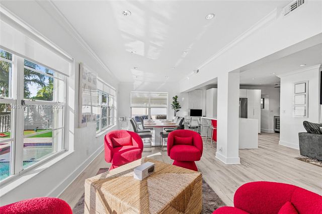 2207 NE 16th Avenue, Wilton Manors, FL 33305