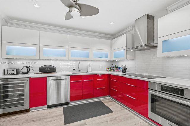 2207 NE 16th Avenue, Wilton Manors, FL 33305