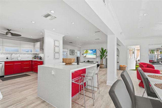 2207 NE 16th Avenue, Wilton Manors, FL 33305