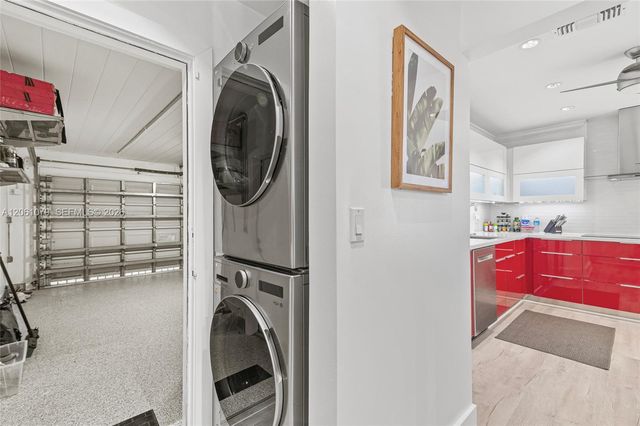 2207 NE 16th Avenue, Wilton Manors, FL 33305
