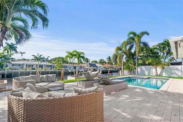2207 NE 16th Avenue, Wilton Manors, FL 33305