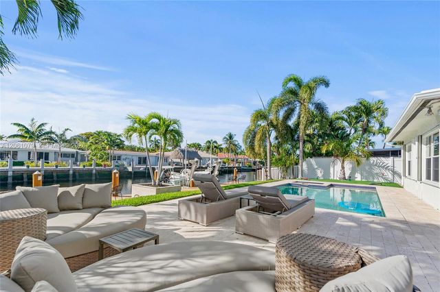 2207 NE 16th Avenue, Wilton Manors, FL 33305