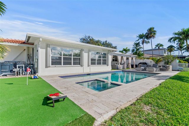 2207 NE 16th Avenue, Wilton Manors, FL 33305