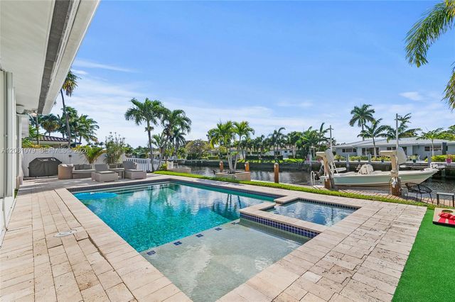 2207 NE 16th Avenue, Wilton Manors, FL 33305