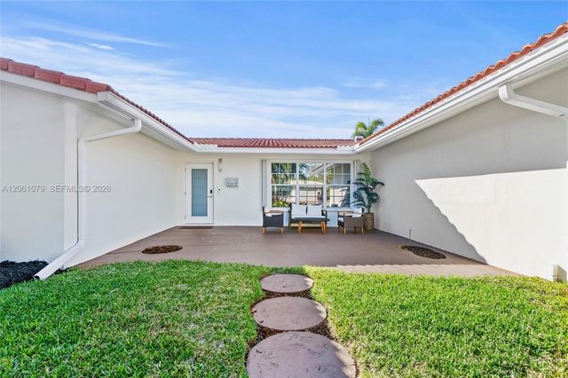 2207 NE 16th Avenue, Wilton Manors, FL 33305