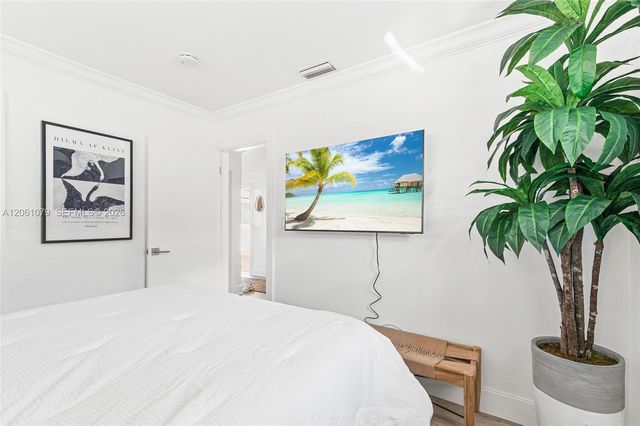 2207 NE 16th Avenue, Wilton Manors, FL 33305