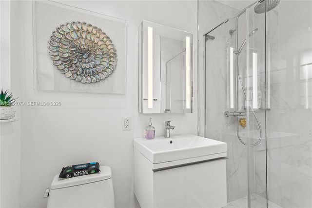 2207 NE 16th Avenue, Wilton Manors, FL 33305