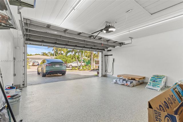 2207 NE 16th Avenue, Wilton Manors, FL 33305