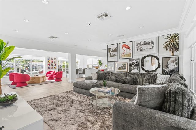 2207 NE 16th Avenue, Wilton Manors, FL 33305