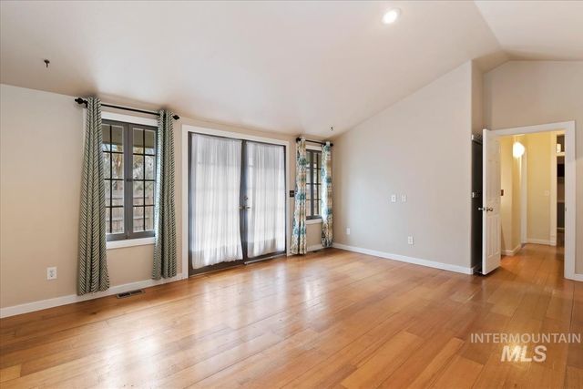 1310 N 11th St, Boise, ID 83702