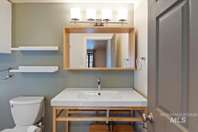 1310 N 11th St, Boise, ID 83702