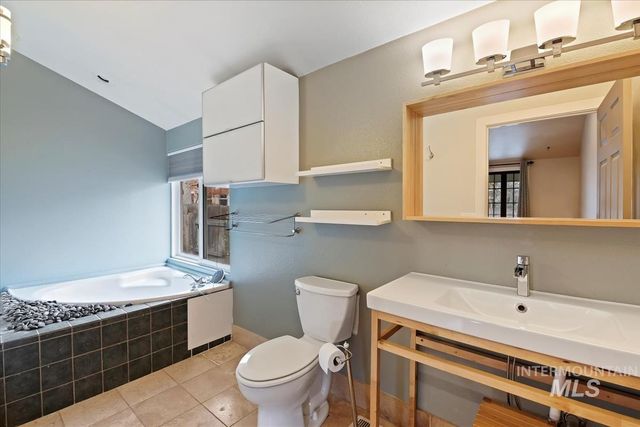 1310 N 11th St, Boise, ID 83702