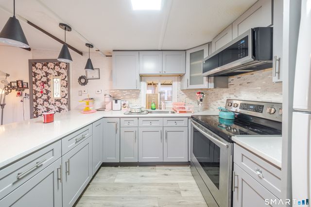 93 Shawnee Road, East Hartford, CT 06118