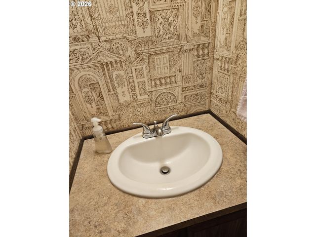 1600 RHODODENDRON Dr 214, Florence, OR 97439