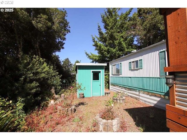 1600 RHODODENDRON Dr 214, Florence, OR 97439