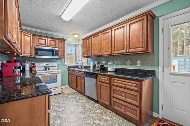 306 Wapiti Drive, Spring Lake, NC 28390