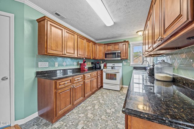 306 Wapiti Drive, Spring Lake, NC 28390