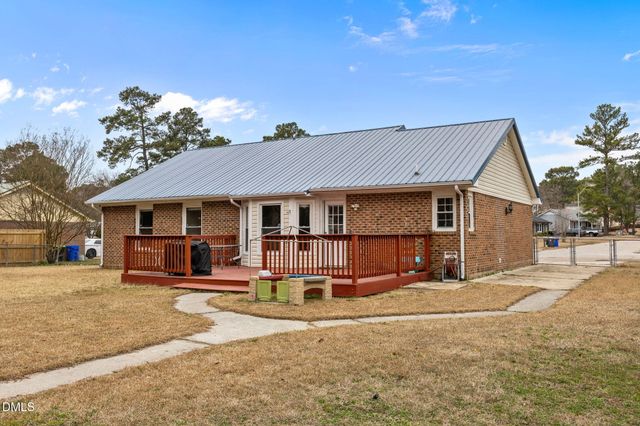 306 Wapiti Drive, Spring Lake, NC 28390