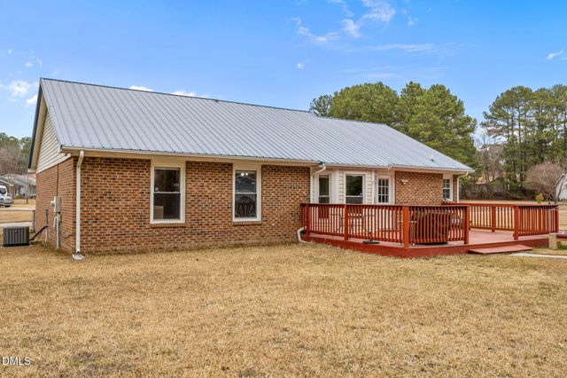 306 Wapiti Drive, Spring Lake, NC 28390