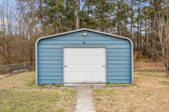 306 Wapiti Drive, Spring Lake, NC 28390