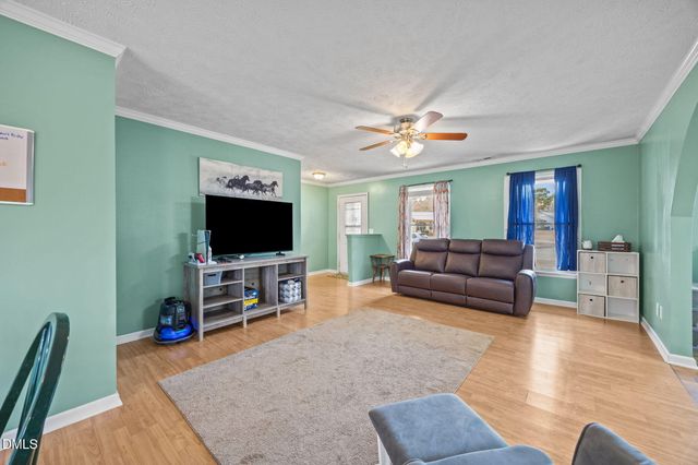 306 Wapiti Drive, Spring Lake, NC 28390