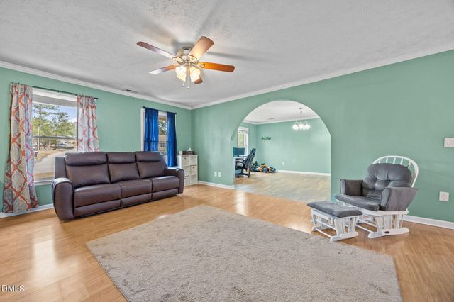 306 Wapiti Drive, Spring Lake, NC 28390