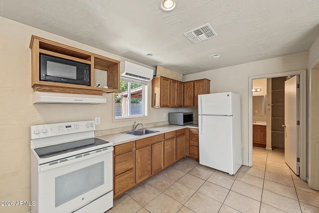 1626 W TAYLOR Street, Phoenix, AZ 85007