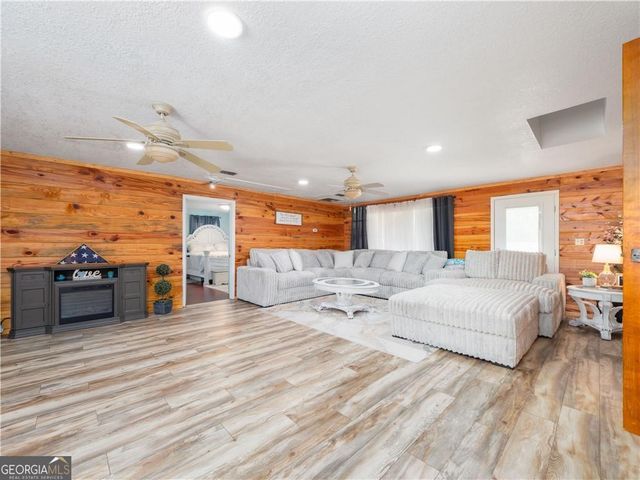 2075 Sylvia Lane, Waycross, GA 31503